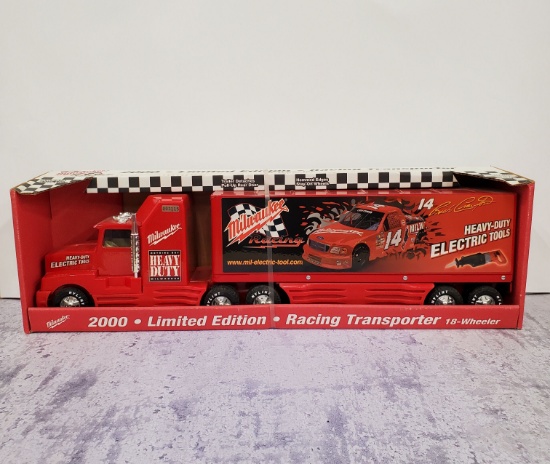 Milwaukee "Limited Edition" Racing Transporter 001115