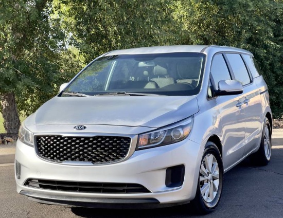 2015 Kia Sedona L 4 Door Mini Van