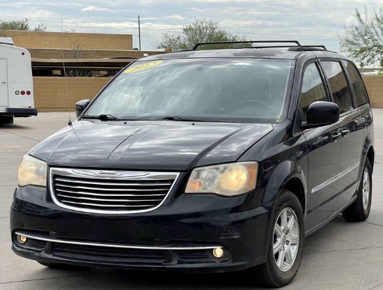 2013 Chrysler Town &#38; Country Touring 4 Door Mini Van