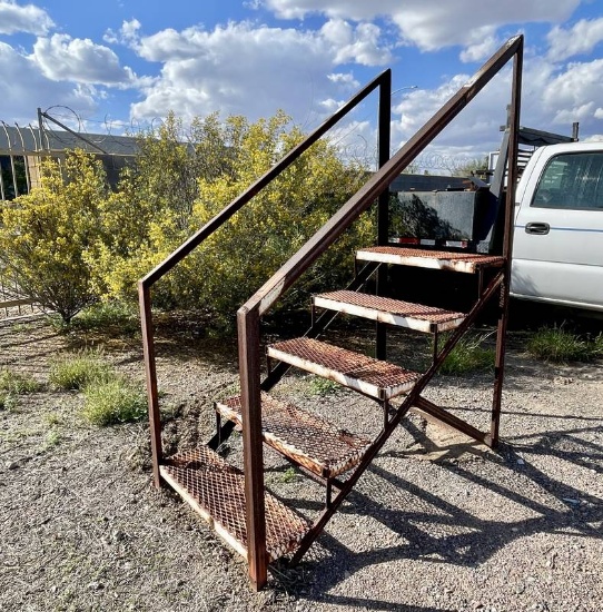 Metal Five Step Stairs -No Reserve-