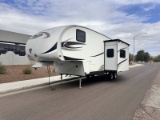 2013 Skyline Walkabout 28RB 5th Wheel Travel Trailer
