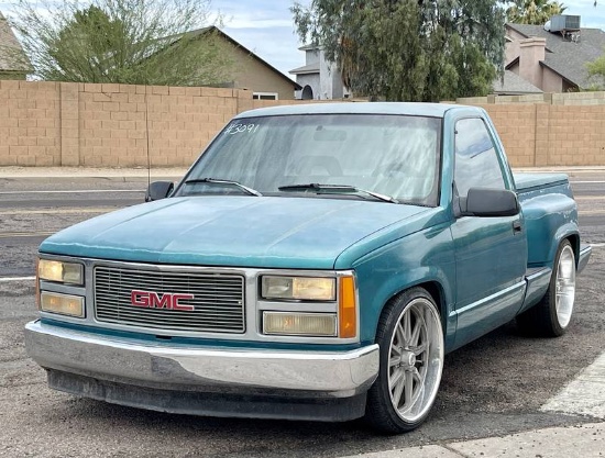 1993 GMC Sierra 1500 SL 2 Door Short Bed Stepside Pickup Truck