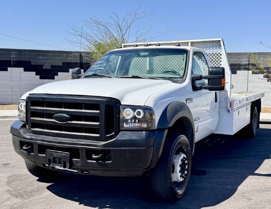 2005 Ford F-550 Super Duty XL Diesel 2 Door Flatbed Pickup Truck