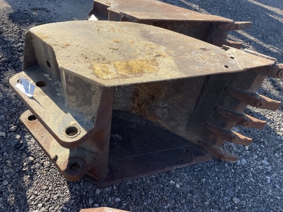 30" Ford Tooth Bucket
