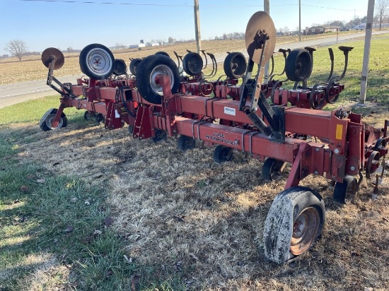 Case IH 183 Row Crop Cultivator
