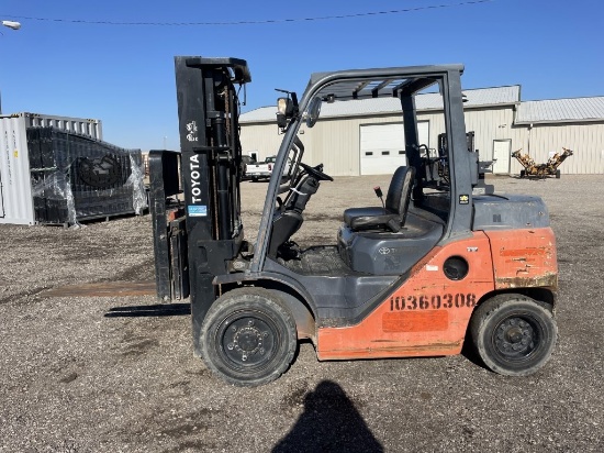 2015 Toyota 8FG354 Pneumatic Tire Fork Truck