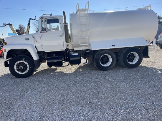 1985 Ford 9000 Water Tank Truck