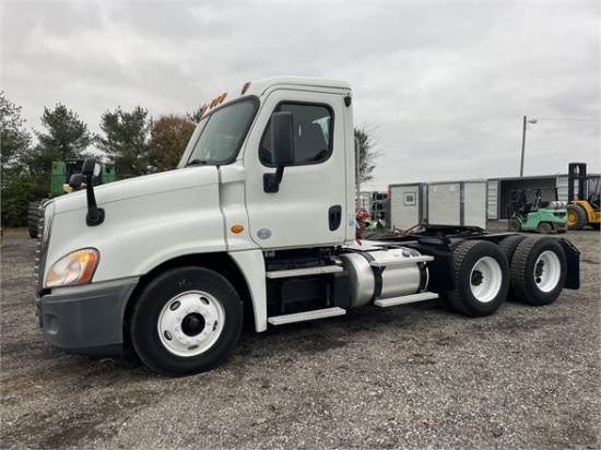2015 Freightliner Cascadia 125 Day Cab