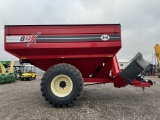 2019 J&M 812-18 Grain Cart