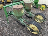 John Deere 2R Planter