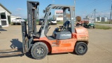 Toyota 7FDU35 Pneumatic Tire Fork Truck