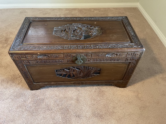 BEAUTIFUL OLD ANTIQUE HAND CARVED TRUNK FROM HAWAII