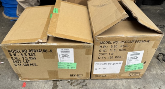 Lot of Medtronic Medical Bags and Materials, Model RPBAG(M)-R and PSC03R-050(M)-R