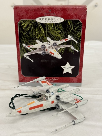 1998 Hallmark Keepsake Ornament – Star Wars X-Wing Starfighter (QXI7596) – Magic Light-Up Edition