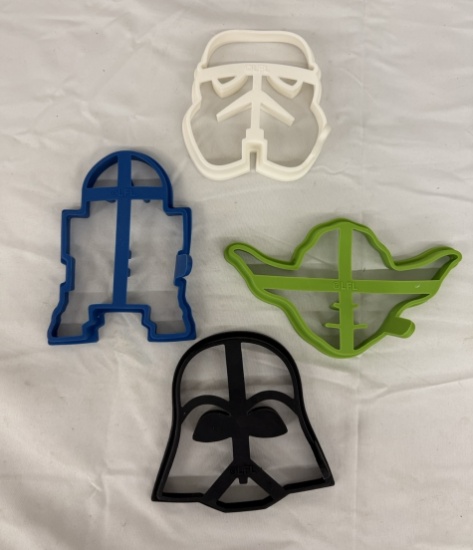 Star Wars Pancake Molds Set of 4 – Yoda, Stormtrooper, Darth Vader, R2-D2 Collectible