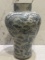 Chinese-Style Porcelain Vase – Decorative Ceramic Collectible