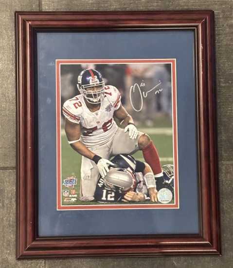 Osi Umenyiora #72 Signed Collectible Framed Photo – SB XLII (2008) Sack Over Tom Brady 14x16