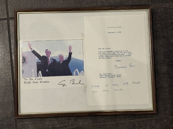 George & Barbara Bush Signed Photo and 1989 White House Letter – Framed Presidential Collectible