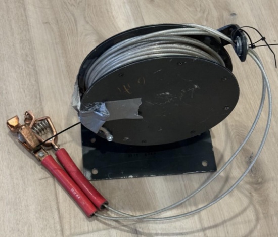 MILITARY REEL CABLE RETRACTOR WITH CABLE AND ADDITIONAL TOOL