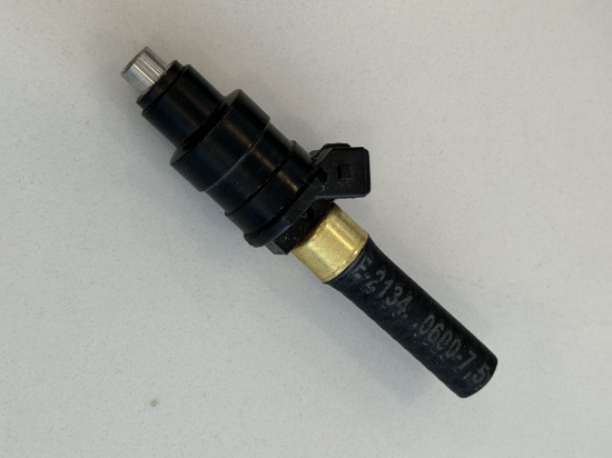 Automotive Fuel Injector with Fuel Line Hose - Part # E-2134 0600-75
