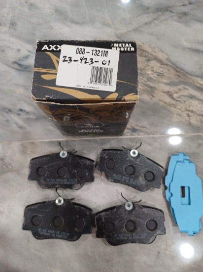 Australian Deluxe Brake Pads for Mercedes And Bmw 300D DB 425