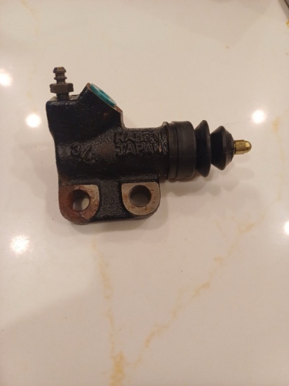 Clutch Slave Cylinder Fits Nissan Stanza GL & XE 30620-03E01