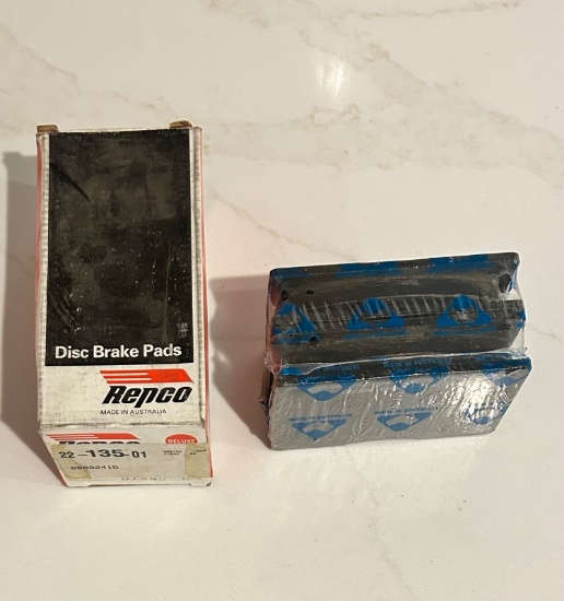 22-135-01 Repco Deluxe Automotive Disc Brake Pad set