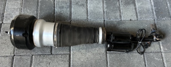 2007-2013 Mercedes S550 W221 Front Right Airmatic & 4-Matic Air Strut Assembly