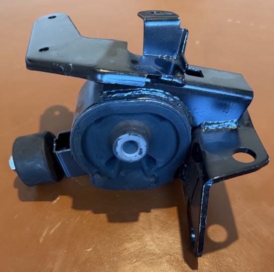 Engine Motor Mount Steel Bracket with Rubber Isolator Bushing
