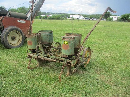 398 CORN PLANTER