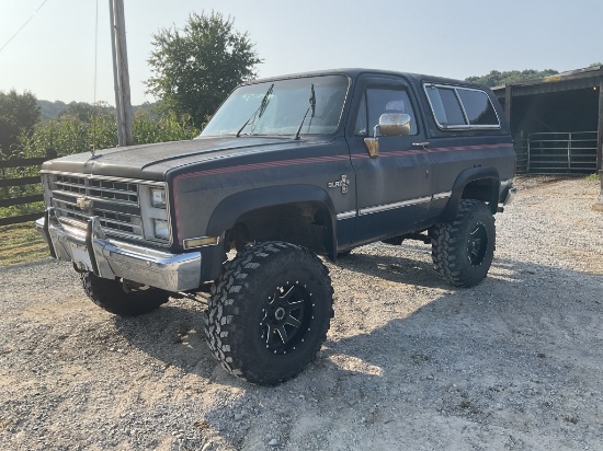 1986 CHEVY K5 SUV