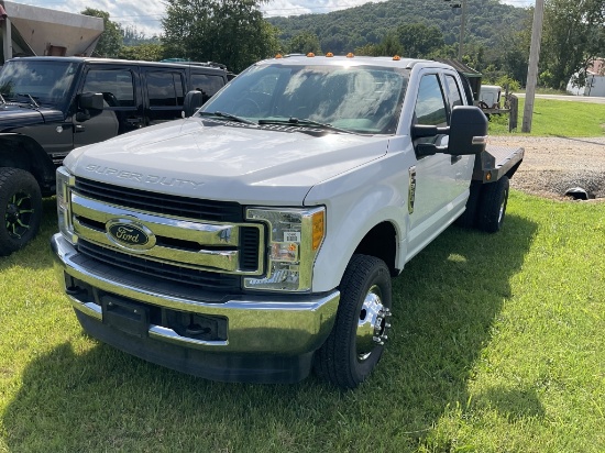 2017 FORD F350 FLATBED
