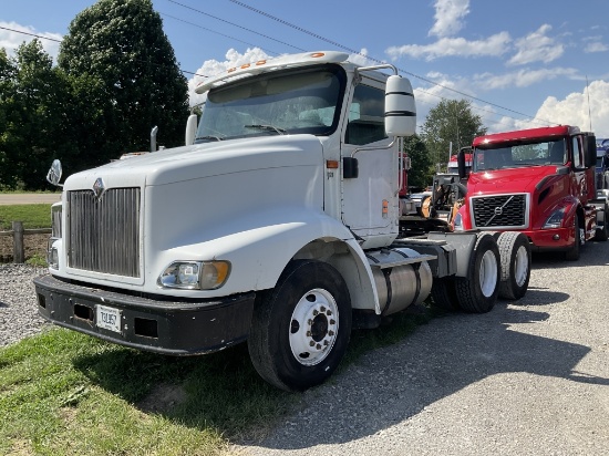 2005 INTERNATIONAL 9200I DAYCAB TANDEM AXLE