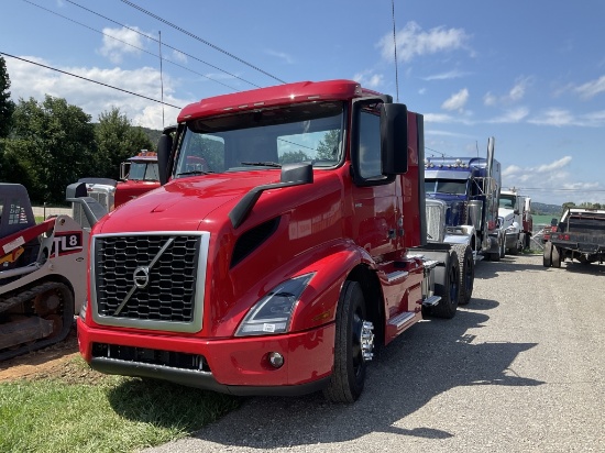 2020 VOLVO VNR SEMI