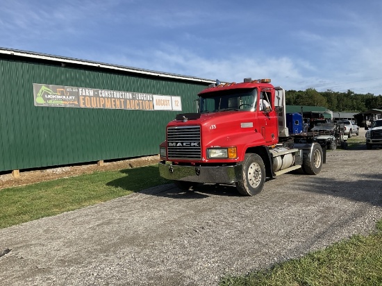1994 MACK C8612 DAYCAB SINGLE AXEL