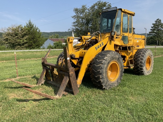 JOHN DEERE 544E LOADER