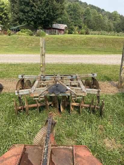 3 POINT HITCH 64" PULL BEHIND DISC