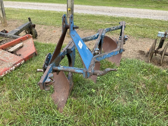 3 POINT HITCH 3 BOTTOM PLOW