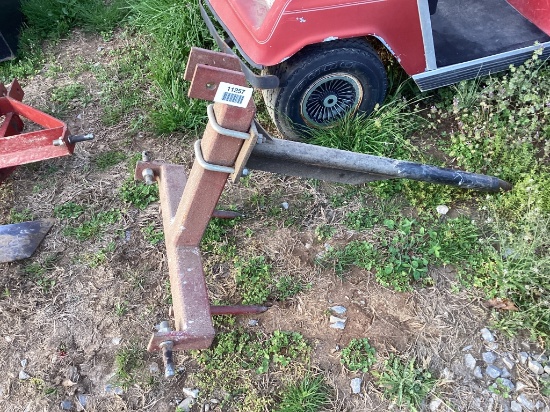 3PT HITCH HAY SPEAR