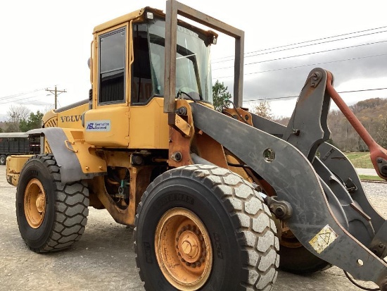 VOLVO L90E WHEEL LOADER