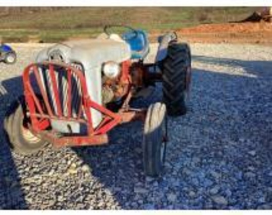 FORD TRACTOR 135