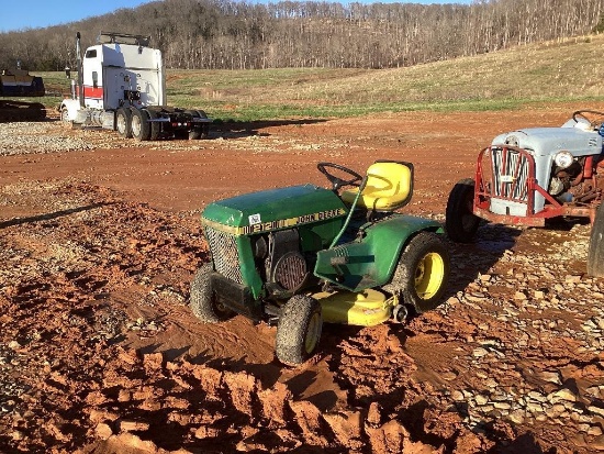 JOHN DEERE 212 RIDING MOWER