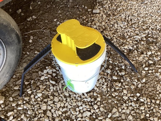 5 GALLON MOUSE TRAP