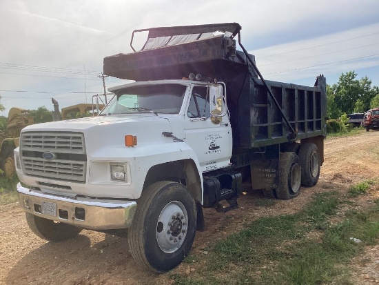 1992 Ford F700