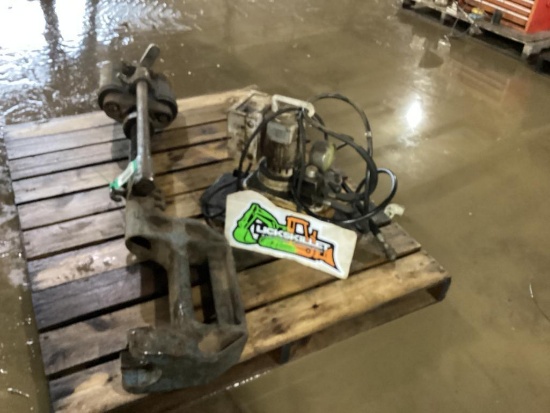 Track Pin Press