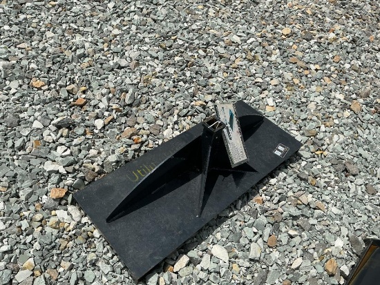 Land Honor Skid Steer Mount Utility Hitch Adapter