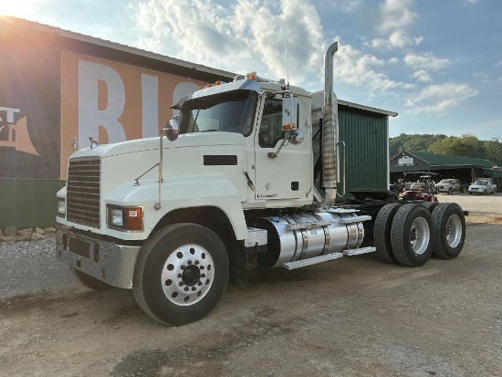 2017 Mack CHU613 Day Cab Semi Truck, VIN # 1M1AN07Y1HM026175
