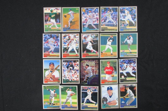Approx. 100 Baseball Cards Majority Topps & Upper Deck