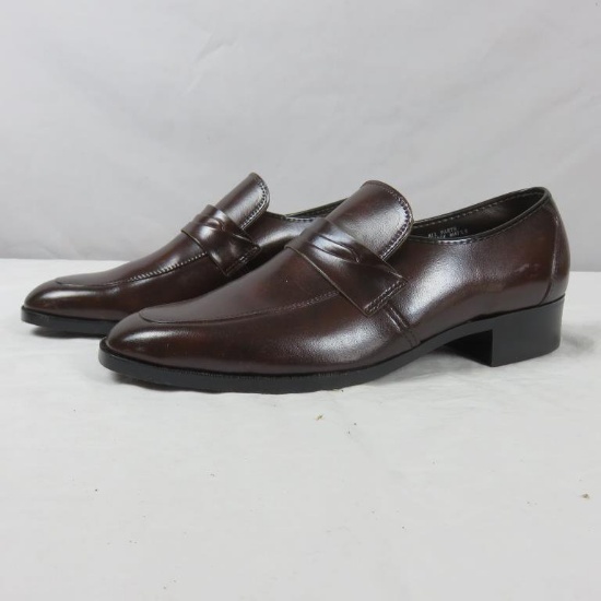Pair Of Men's Windsor Walkers Dress Shoes, Size 10.5 - DR