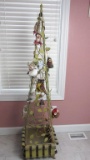 Metal 2-Piece Gold Colored Tree With Owl Ornaments - SR